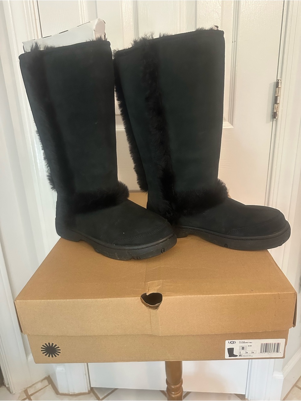 UGG Sunburst Tall Black Boots – Size 8